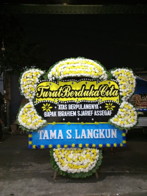 Papan Bunga Duka di Maima