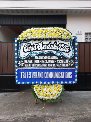 Papan Bunga Duka di Maima